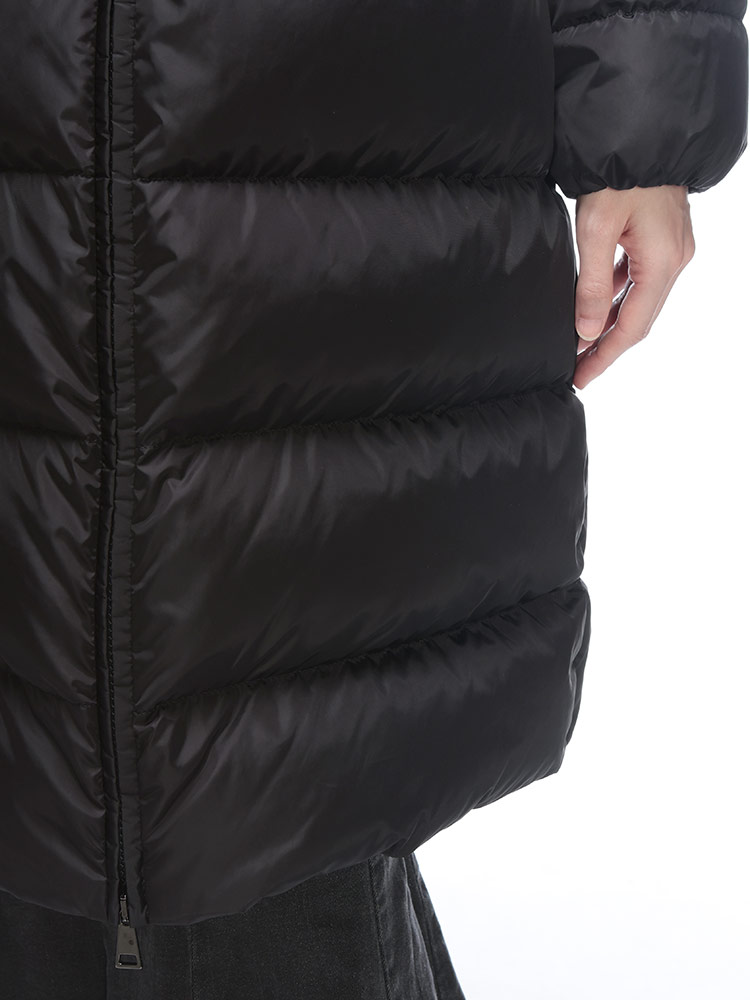 MONCLER（モンクレール） ダウン アウター テクニカルナイロン