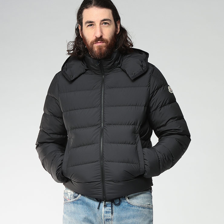 美品 MONCLER モンクレール ダウンジャケット デカワッペン フード脱着 MONCLER（モンクレール） フード着脱 マット フルジップ ダウン