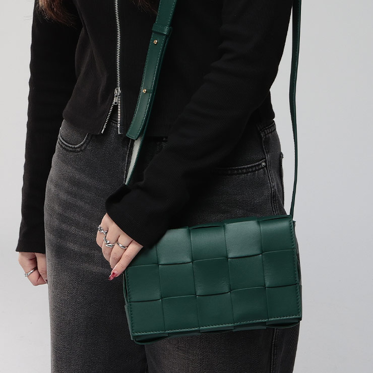 BOTTEGA VENETA（ボッテガ・ヴェネタ） バッグ レディース イントレ