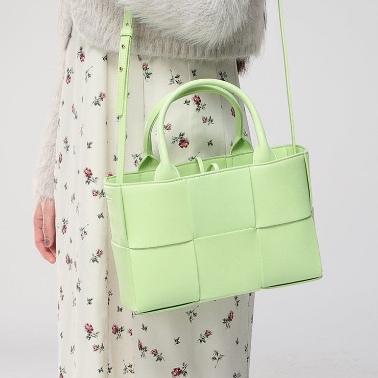 BOTTEGA VENETA ボッテガヴェネタ バッグ レディース イントレチャート