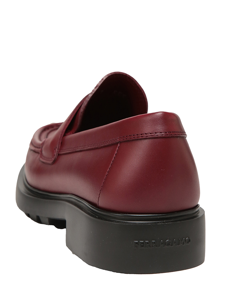 サルヴァトーレフェラガモ Ferragamo ローファー レザー モカシン FERRAGAMO（フェラガモ） サルヴァトーレフェラガモ ローファー メンズ