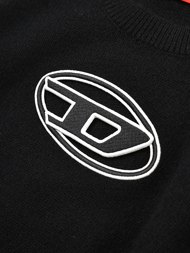 タグ付未使用　DIESEL プルオーバーニット　Dロゴ　メタルロゴ　黒　XL DIESEL（ディーゼル） オーバルD クルーネック プルオーバー ニット