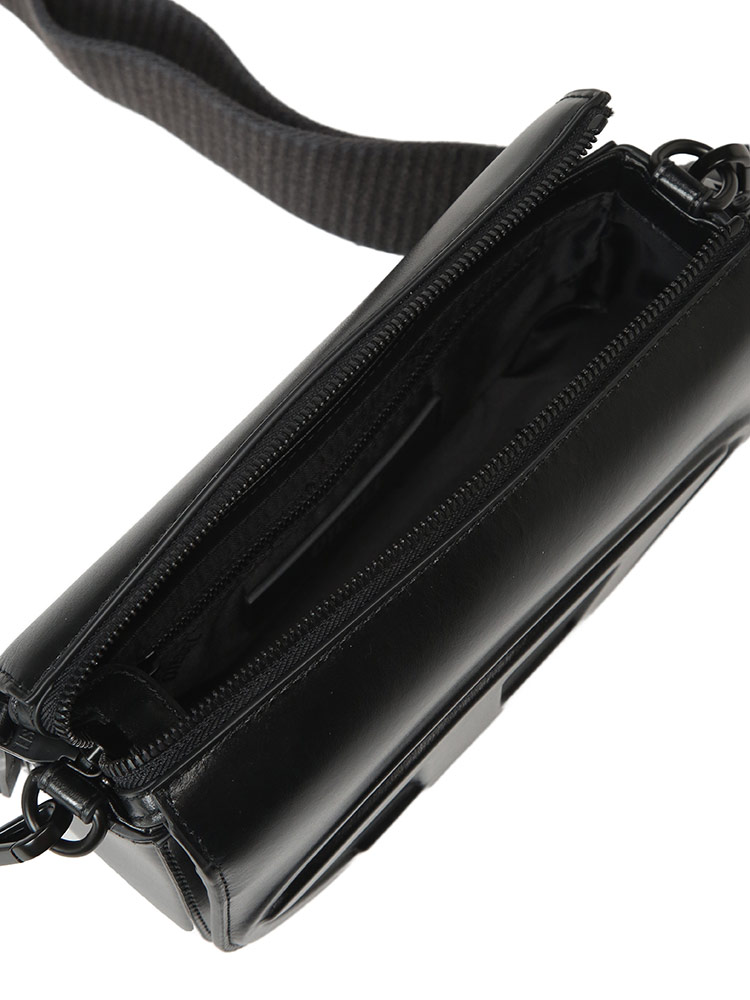 美品✧DIESEL ディーゼル BIG ラバー ロゴ ショルダーバッグ ブラック DIESEL (ディーゼル) BIGロゴ ショルダーバッグ 1dr camera bag