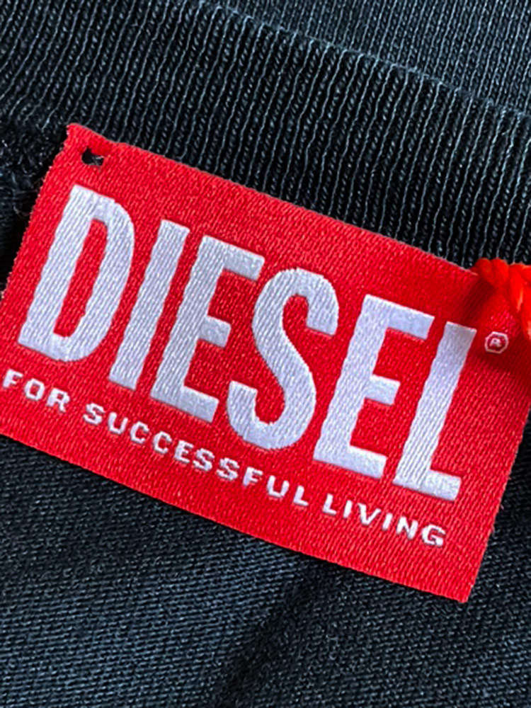 DIESEL(ディーゼル) Tシャツ メンズ メタルオーバルD ランダム DIESEL(ディーゼル) Tシャツ メンズ メタルオーバルD ランダム