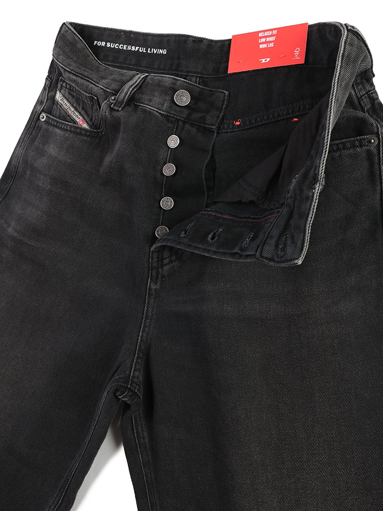 DIESEL（ディーゼル） DIESEL 5P ボタンフライ ブラックジーンズ