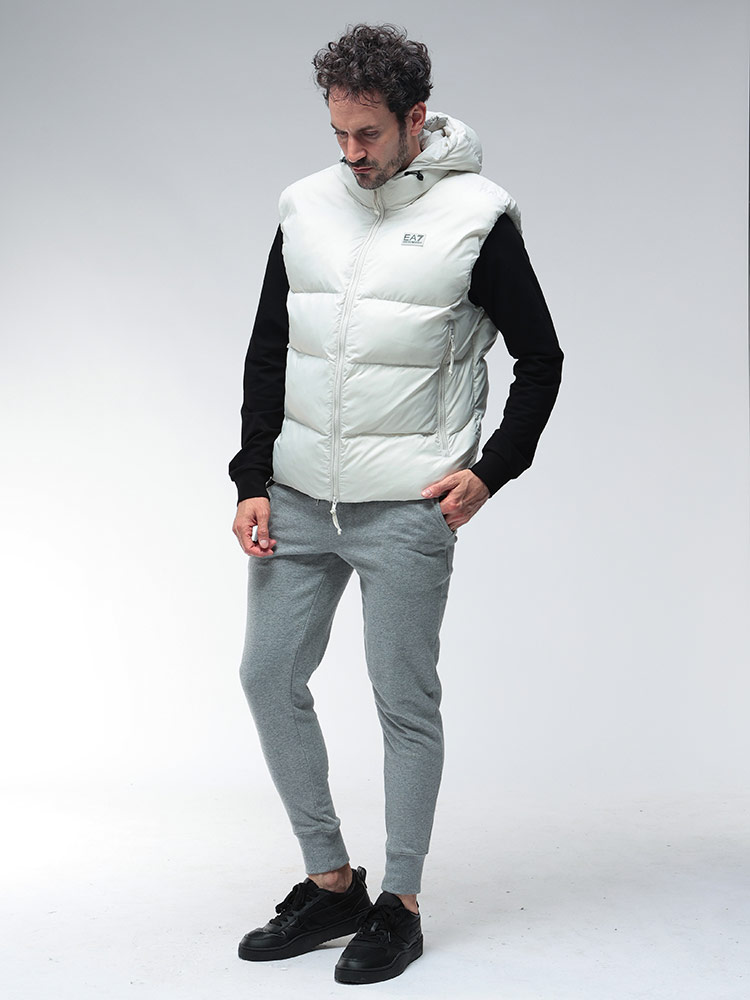 EA7 エンポリオアルマーニ ベスト アウター EMPORIO ARMANI バックロゴ