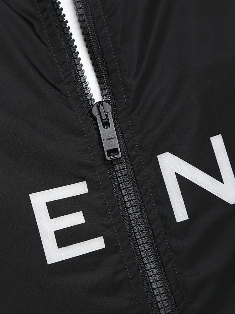 GIVENCHY ジバンシィ ロゴプリント ナイロン ボンバージャケット GIVENCHY ジバンシィ ロゴプリント ナイロン ボンバージャケット