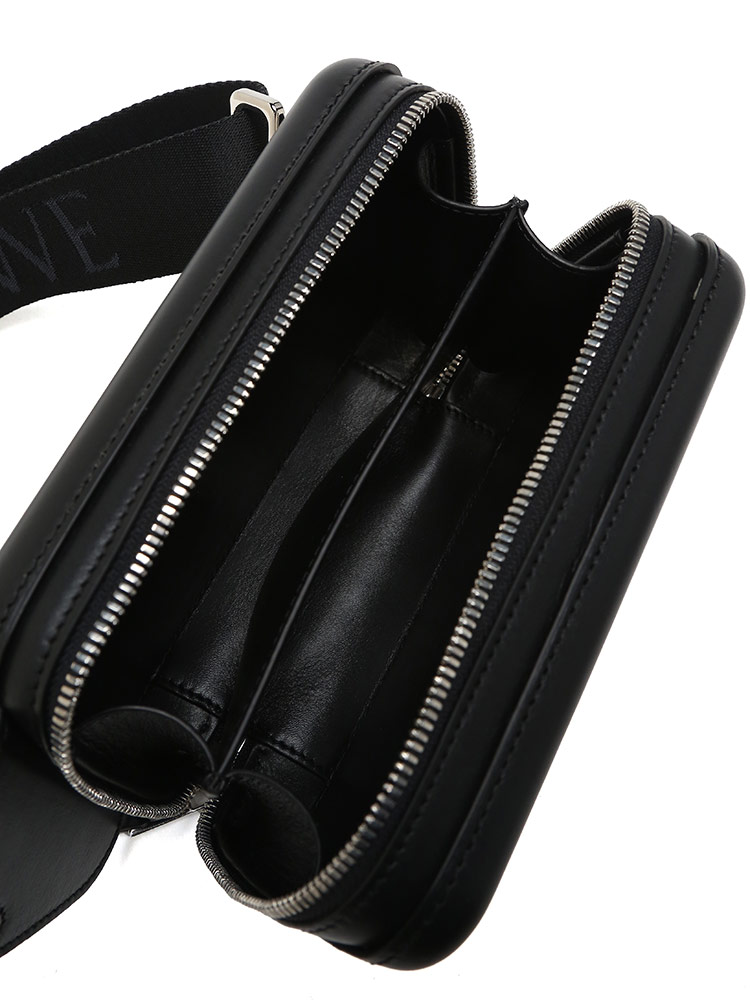 LOEWE（ロエベ） スムースカーフ モールデッド スリング クロス