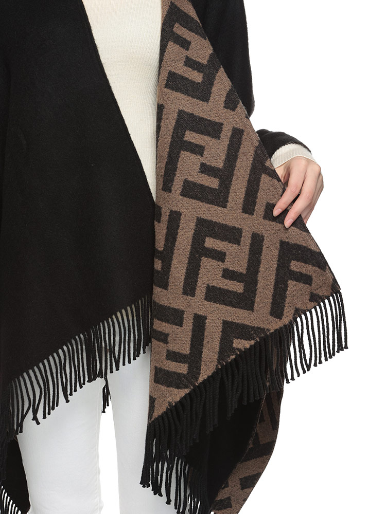 美品✨ FENDI フェンディ ウール 総柄 リバーシブル タグ付き FENDI（フェンディ） リバーシブル カシミヤ＆ウール 無地 総柄