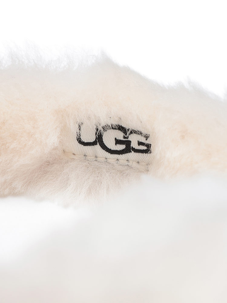 UGG アグ　ロゴイヤーマフ　ホワイト ホワイト（白）系 UGG(アグ) イヤーマフ(レディース) - 海外通販のBUYMA