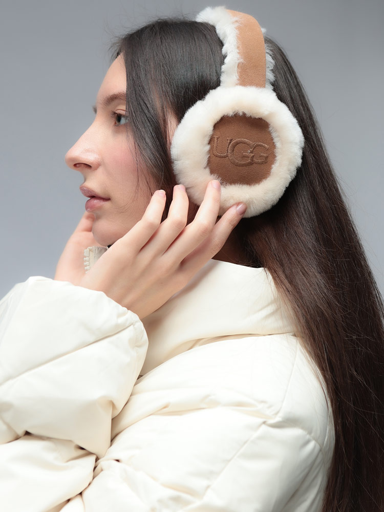 UGG（アグ） イヤーマフ レディース ロゴ 刺繍 シープスキン ボア