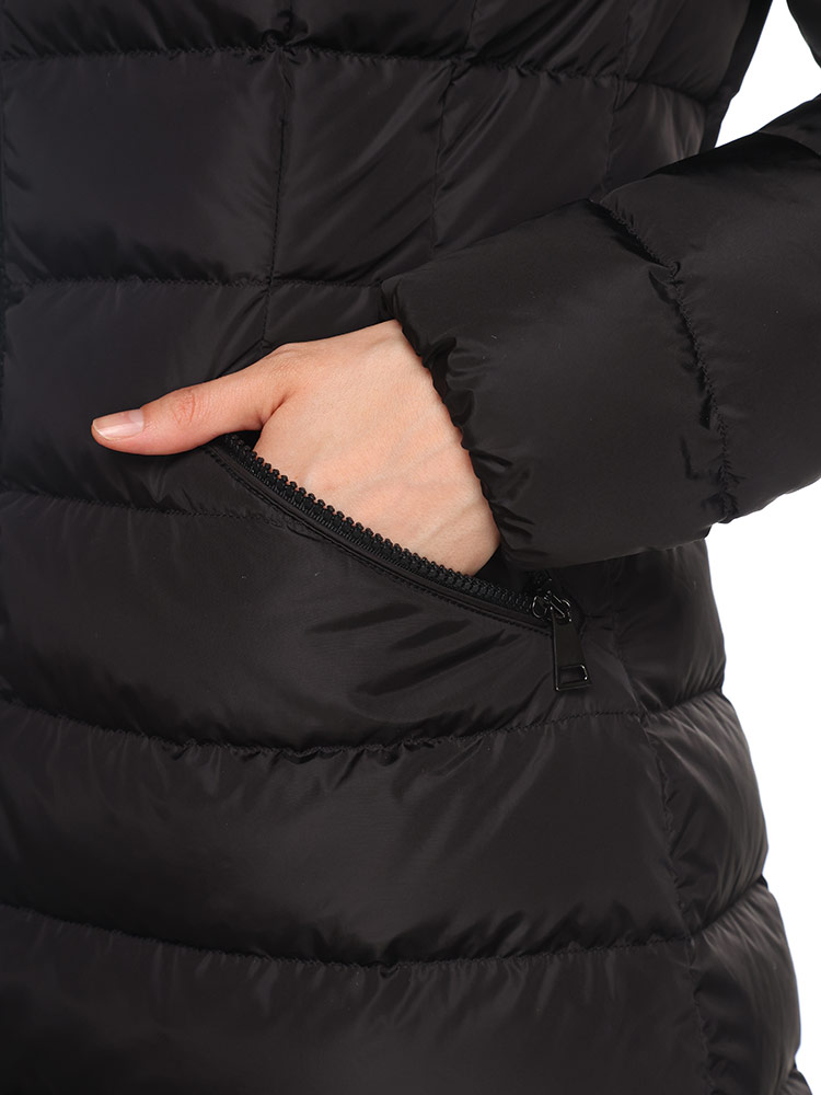 D*☆様 モンクレールのジャンパー　ポーチ収納　コート MONCLER モンクレール フード収納 ボリュームネック ロング