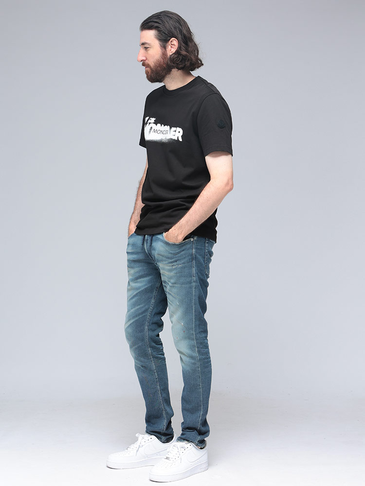 MONCLER（モンクレール） スプレーロゴ クルーネック 半袖 Tシャツ