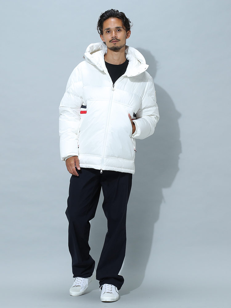 新品未使用 モンクレール Fleoleダウンジャケット 白 ロゴ刺繍 フード 6