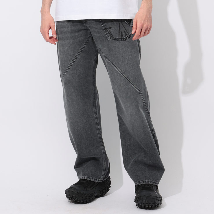 JW ANDERSON 定番ツイストデニム JW Anderson ツイスト ジーンズ | グレー | FARFETCH JP