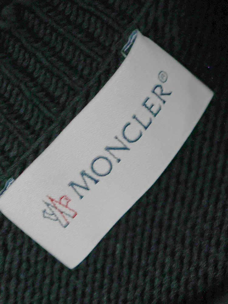 MONCLER モンクレール ニット メンズ 袖ワッペン クルーネック MONCLER モンクレール ニット メンズ 袖ワッペン クルーネック