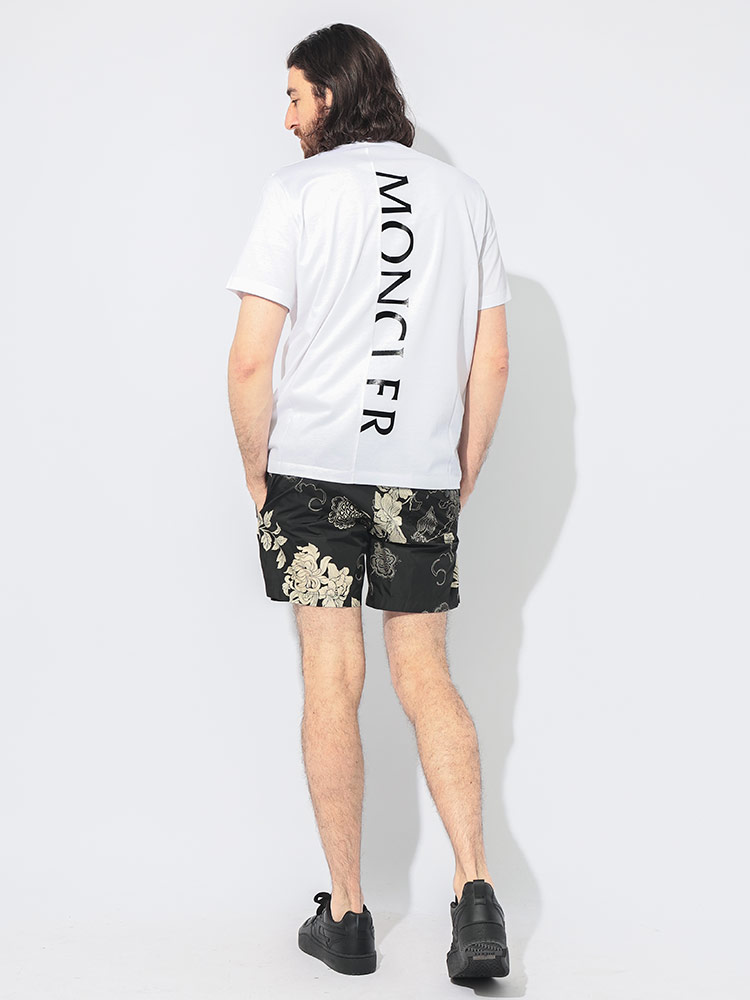 送込*モンクレール*背面縦ロゴレタリングクラシック半袖Tシャツ 即発 Moncler モンクレール 背面縦型のレタリングロゴ Tシャツ