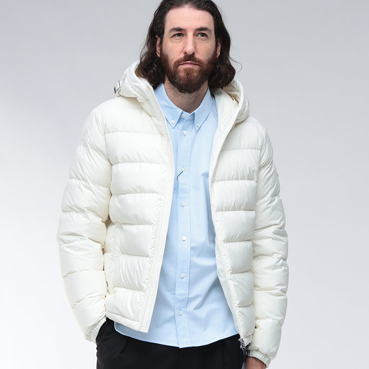 モンクレール　今季2024秋冬　ジャケット　ダウン　コート　xs ホワイト モンクレール今季2024秋冬ジャケットダウンコートxs ホワイト