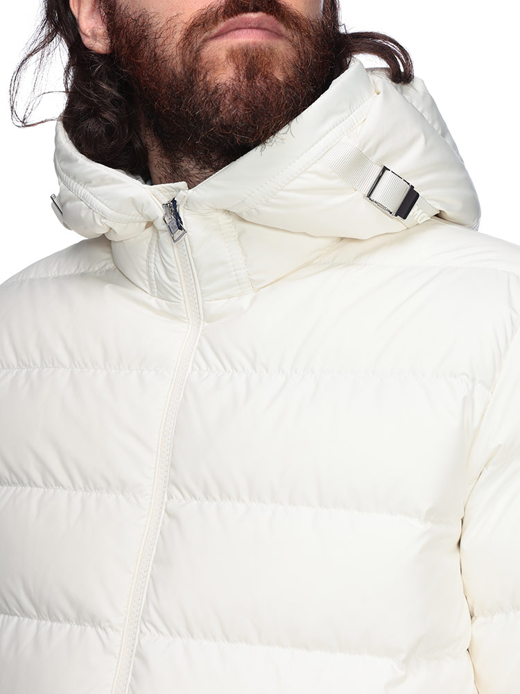 MONCLER（モンクレール） ダウン アウター フードロゴ ストラップ