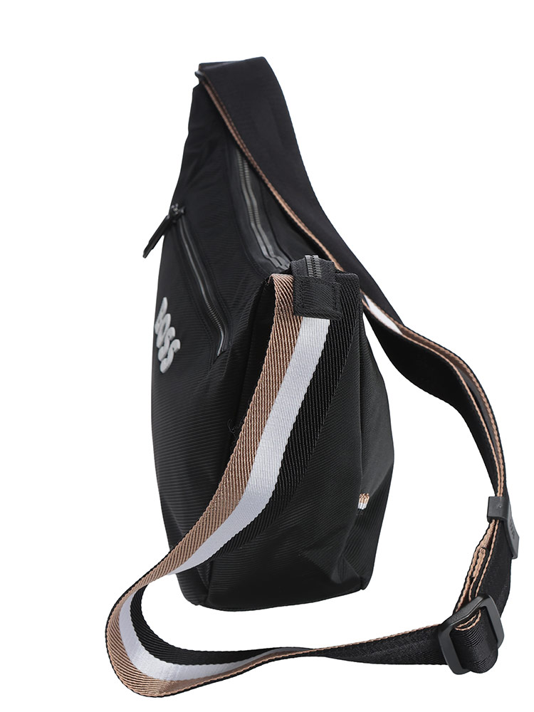 HUGO BOSS（ヒューゴ・ボス） コントラストロゴ クロスボディバッグ