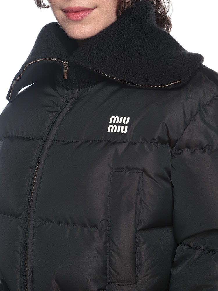 ミュウミュウ MIU MIU ニットカラー ショート丈 クロップド ダウンジャケット MIUML959S23213 : 7687200200 :  ゼンオンライン - 通販 - Yahoo!ショッピング