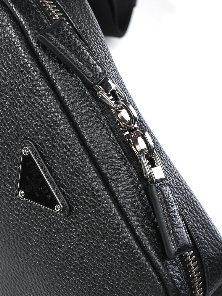 PRADA（プラダ） ヴィッテロダイノレザー ショルダーバッグ メンズ