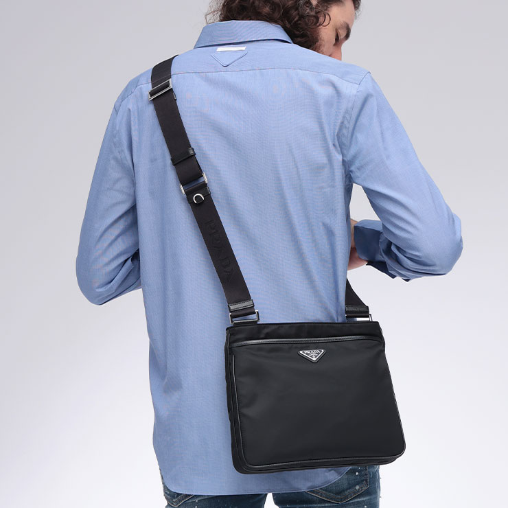 極美品✨プラダ Re-Nylon サフィアーノレザー ビジネスバッグ ブラック 極美品✨プラダ Re-Nylon サフィアーノレザー ビジネスバッグ ブラック