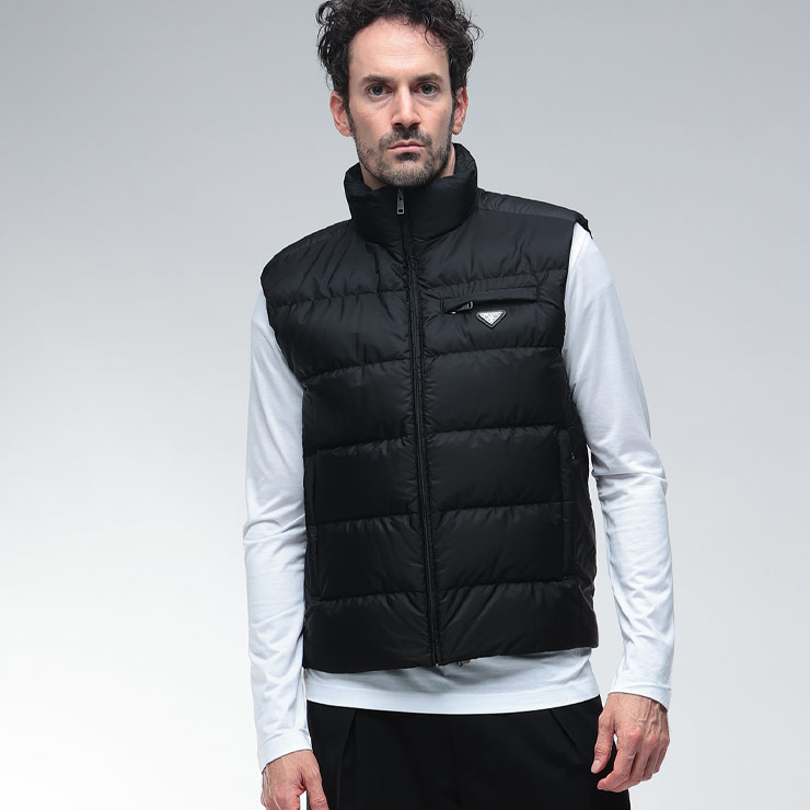 PRADA（プラダ） ダウンベスト アウター ロゴ スタンド フルジップ