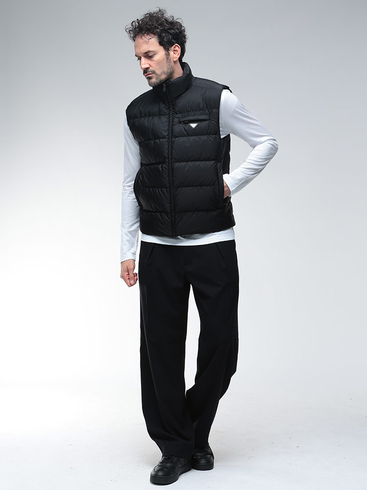 PRADA（プラダ） ダウンベスト アウター ロゴ スタンド フルジップ