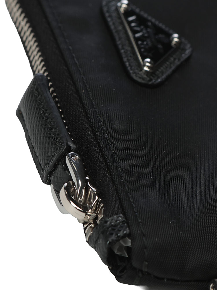 PRADA（プラダ） ウォレット メンズ トライアングルロゴ ナイロン