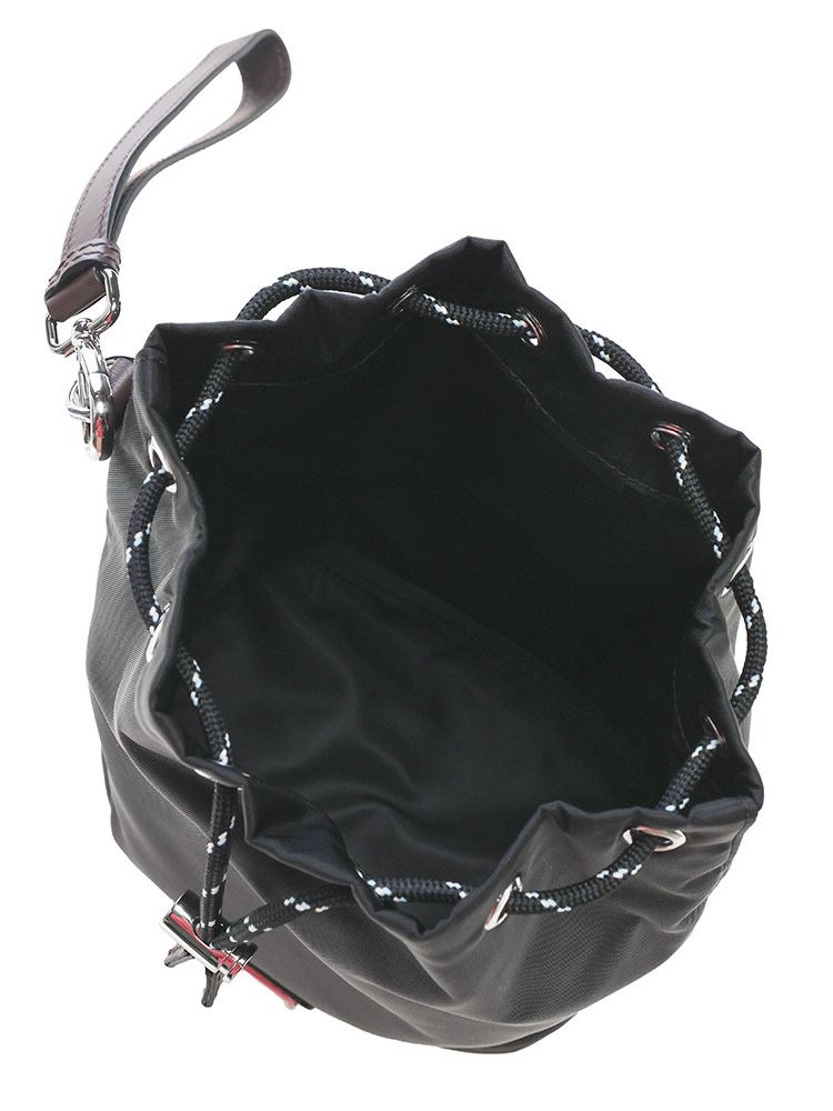 PRADA / トライアングルロゴ ボディバッグ ナイロン ブラック メンズ PRADA（プラダ） メンズ ポーチ PRADAトライアングル ロゴ スピード