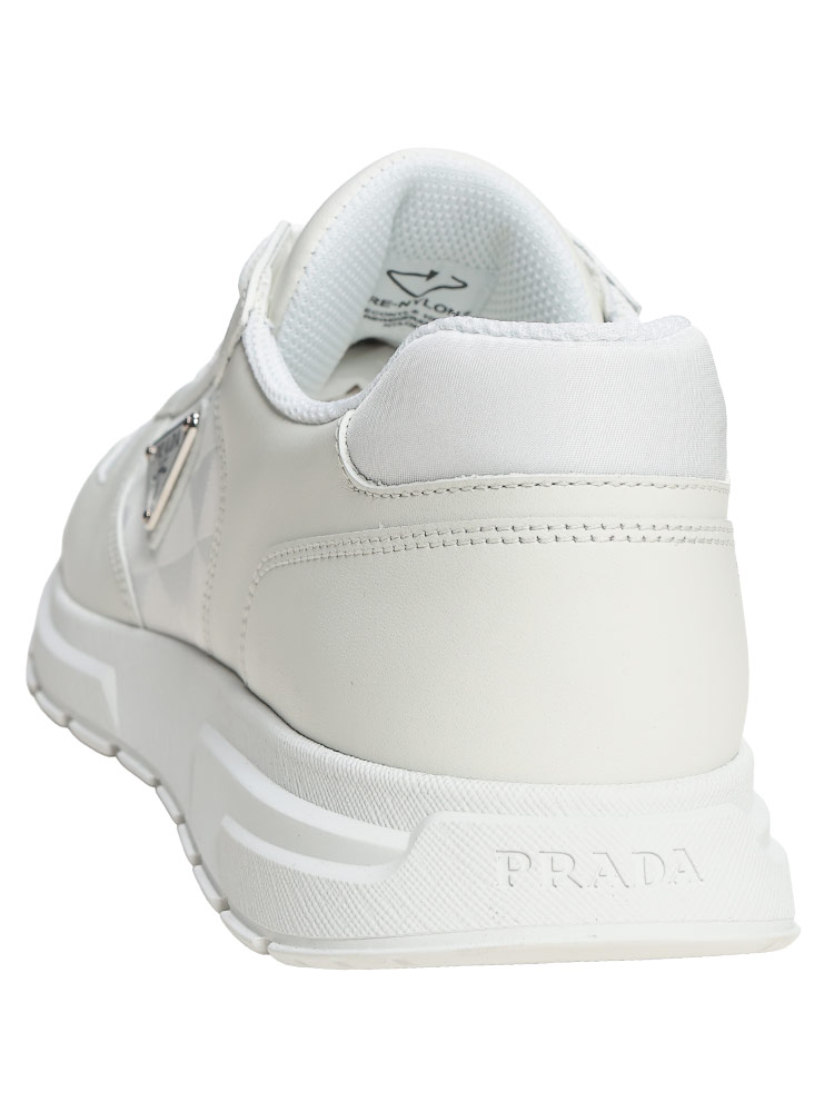 PRADA（プラダ） メンズ スニーカー トライアングルロゴ PR2EE4443LNW