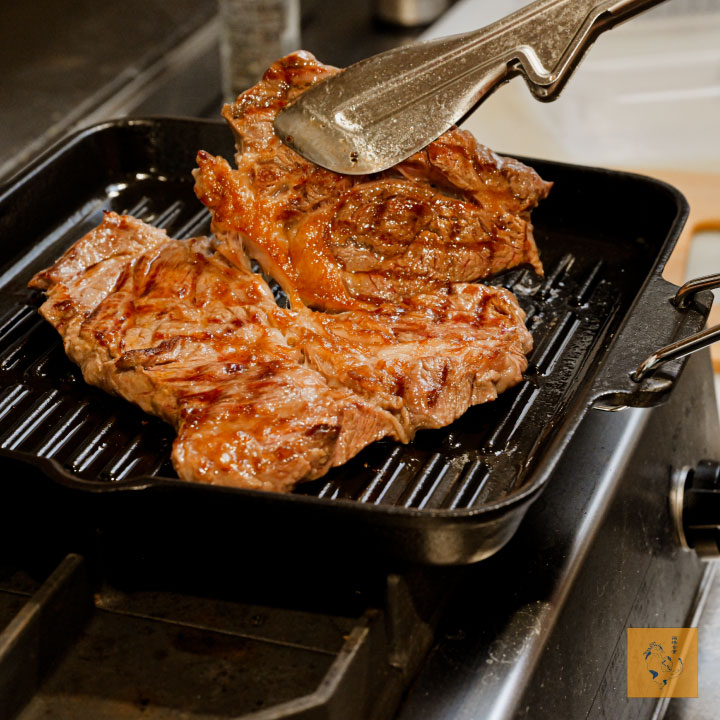 lava_grillpan_use2.jpg