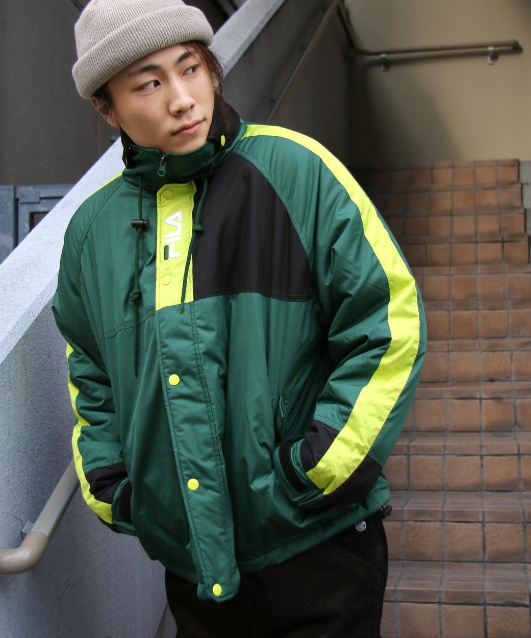 ジャケット メンズ 中綿ジャケット ダウンジャケット 切替 スタンドジャケット Fila フィラ ファッション 秋 秋服 秋物 Fh7786 Zip 通販 Paypayモール