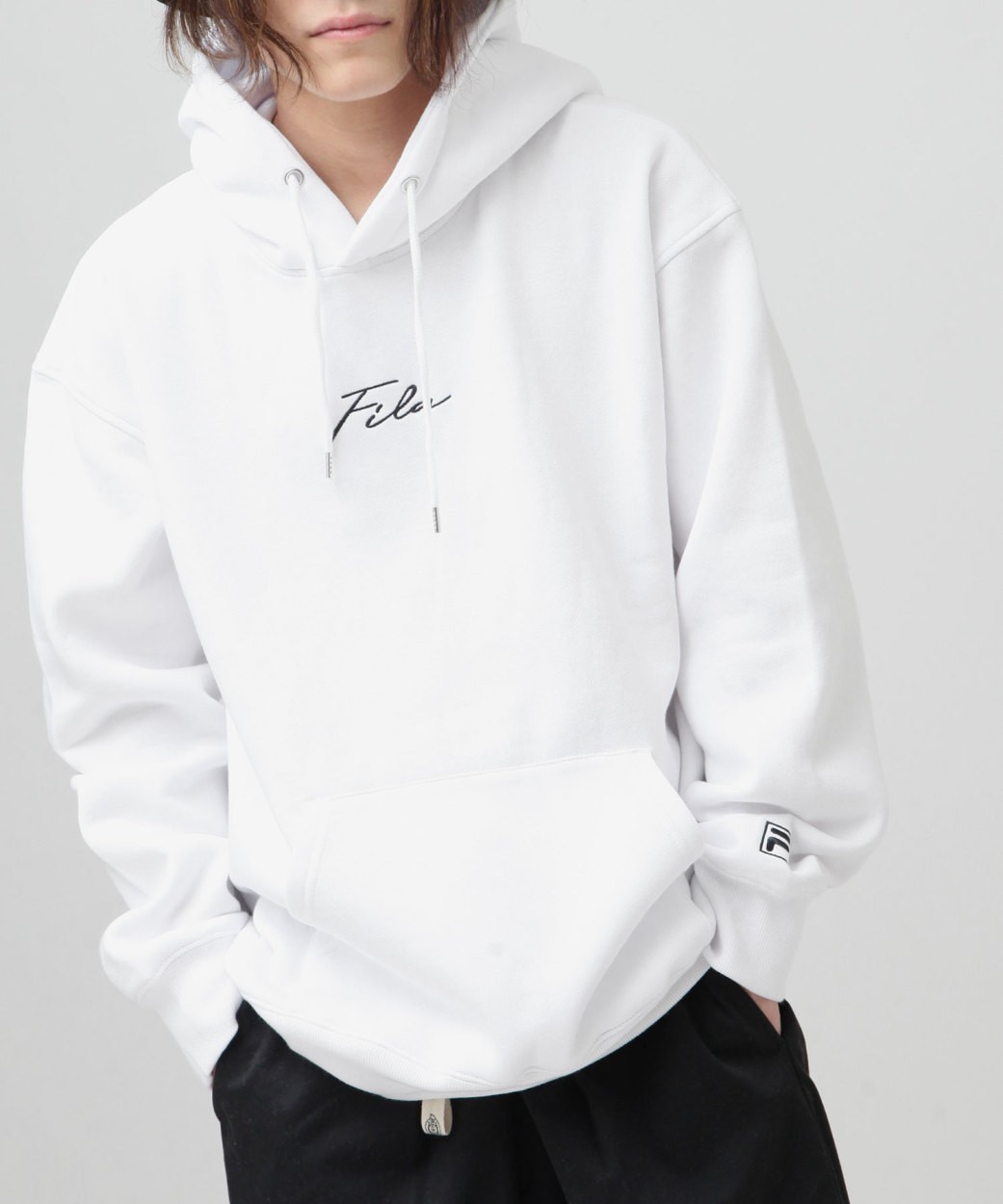 Fila プルオーバーパーカー メンズ パーカー プルオーバー 裏起毛 筆記体 ロゴ 刺繍 フィラ 秋 秋服 秋物 Fh7803 Zip 通販 Paypayモール