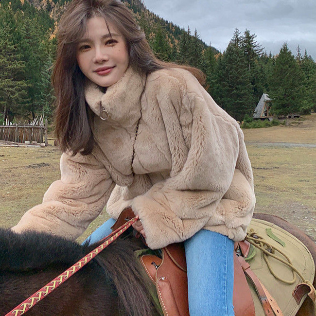 柔らか毛皮　ドルマンスリーブ　ボリュームコート 肌触り良好　ふわふわ　黒 柔らか毛皮 ドルマンスリーブ ボリュームコート 肌触り良好 ふわふわ 黒